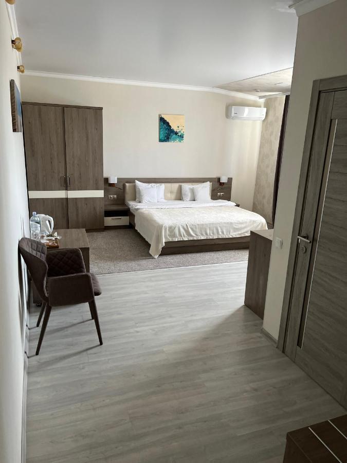 Elite Hotel Balti Buitenkant foto