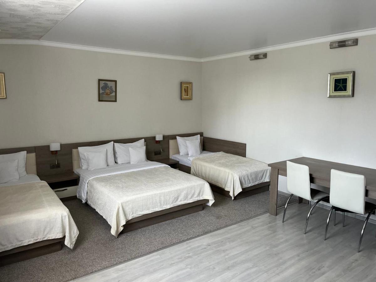 Elite Hotel Balti Buitenkant foto