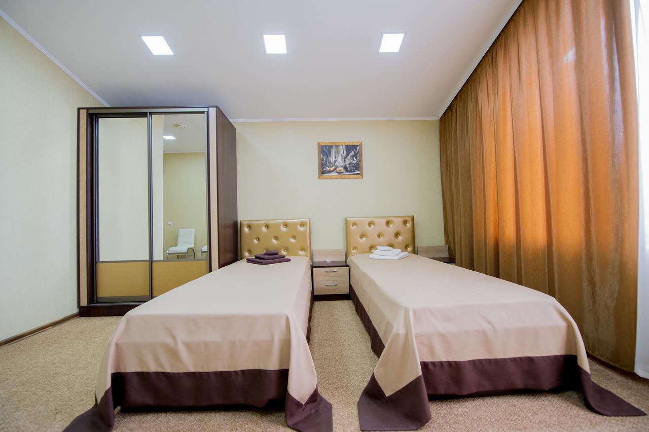 Elite Hotel Balti Buitenkant foto
