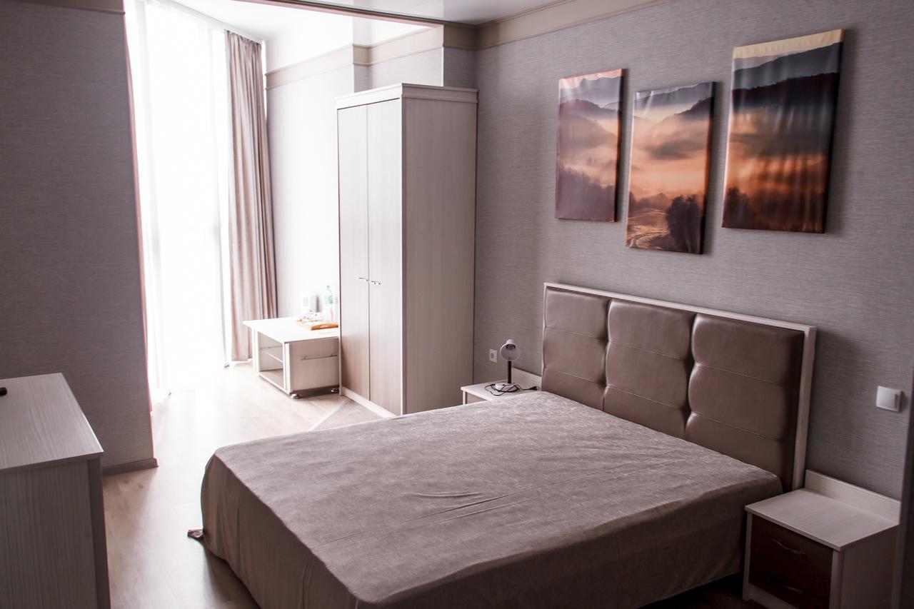 Elite Hotel Balti Buitenkant foto